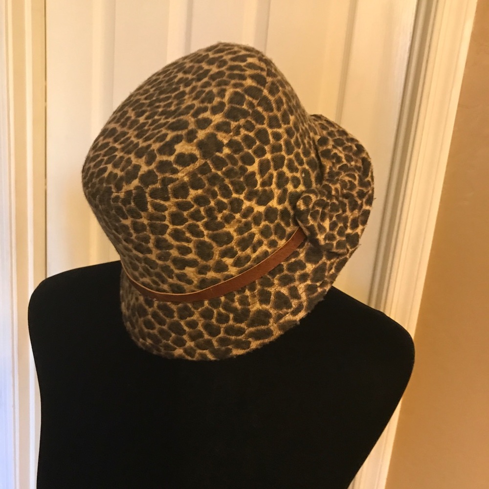 Leaopard Hat With Brown Leather Band